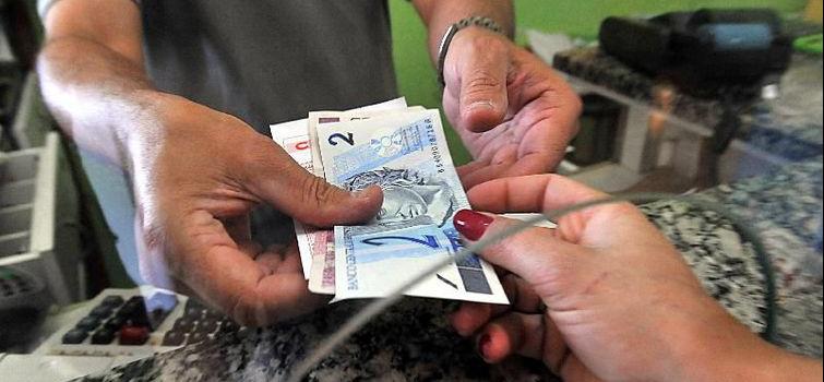 PIS: trabalhador nascido em setembro já pode sacar abono salarial 2017