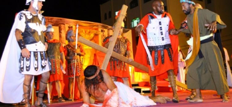 Encenação da Paixão de Cristo lota a Praça da Catedral