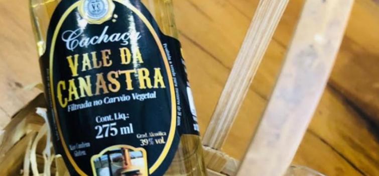 Cachaça presenteada ao Papa Francisco por uma brasileira é de Piumhi