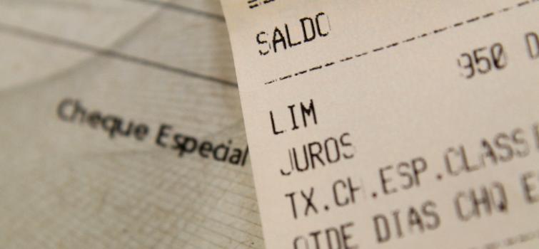 Juros do cheque especial e rotativo do cartão caem em junho