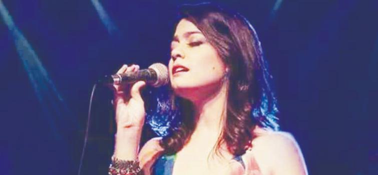 Com canções inéditas e releituras, Luiza Lara faz show em Divinópolis