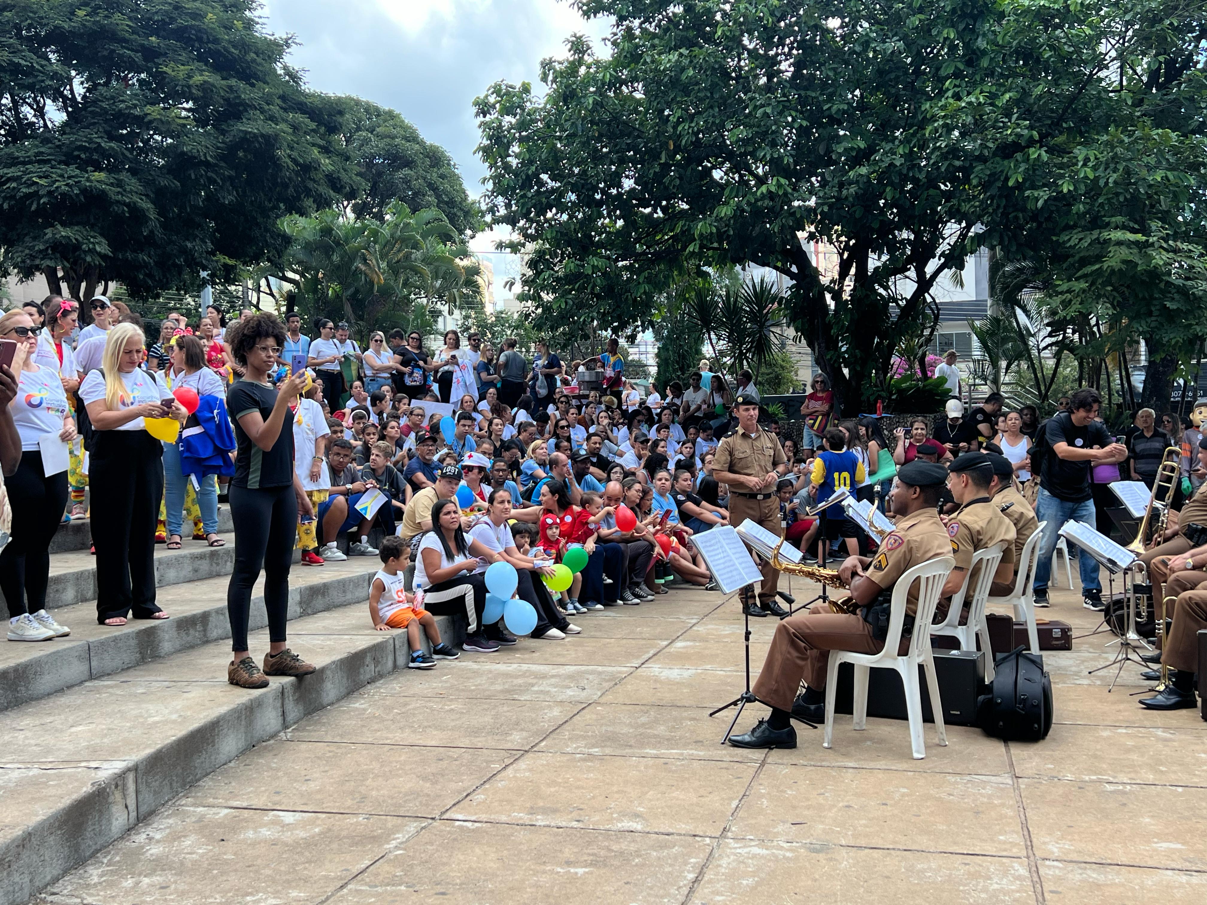 4ª edição da Caminhada Inclusiva TEA-R reforça a importância do respeito 