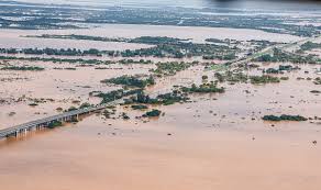Um ano após enchentes pessoas seguem em abrigos no Rio Grande do Sul 