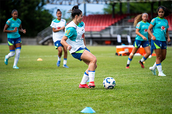 Seleção feminina do Brasil estreia na noite de hoje no sul-americano