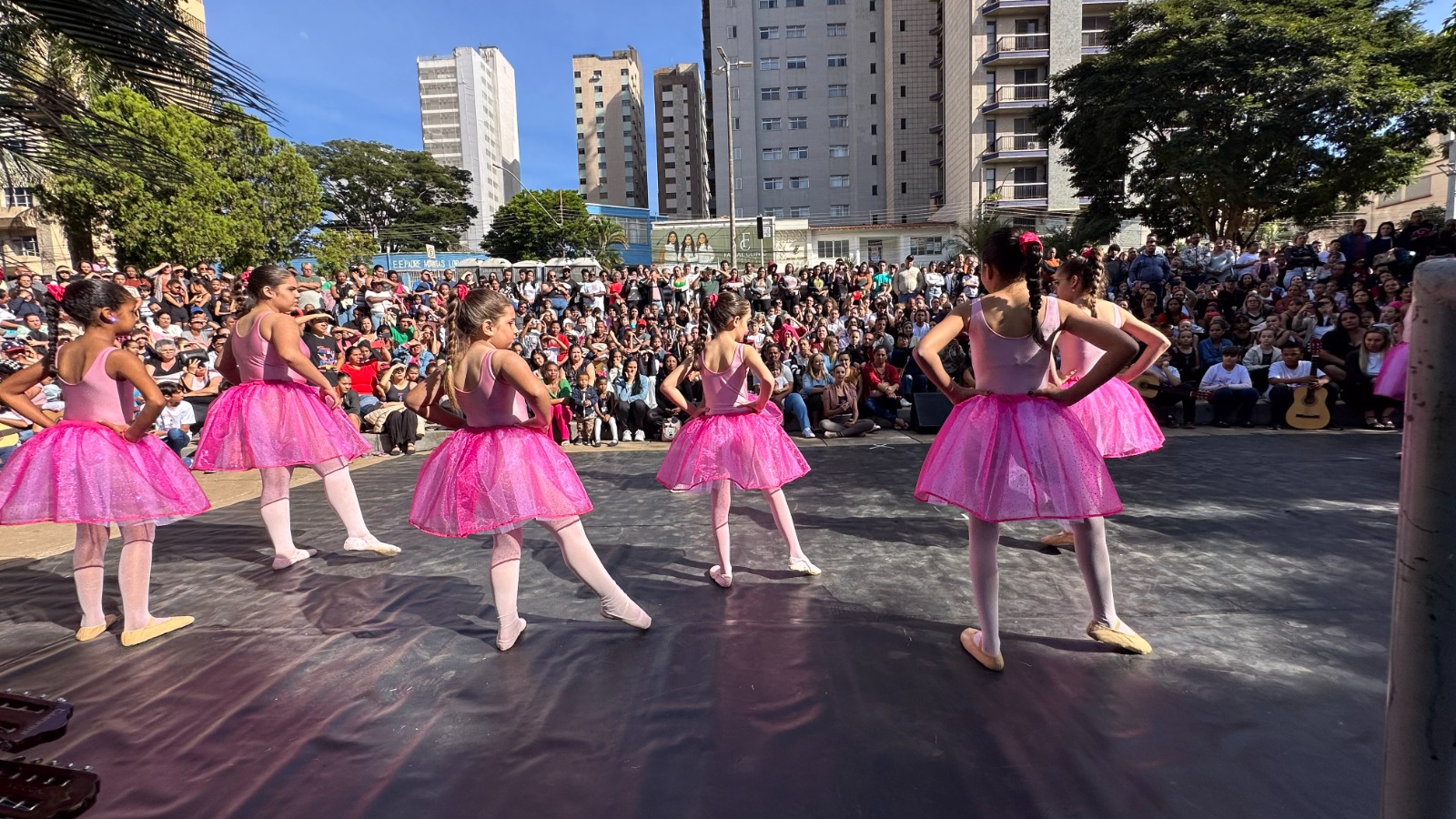 ‘Aula Aberta’ promove conexão cultural na Praça do Santuário