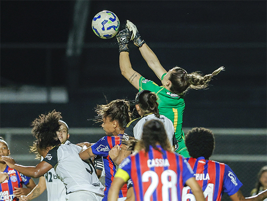 Galo feminino perde para o Bahia e é eliminado