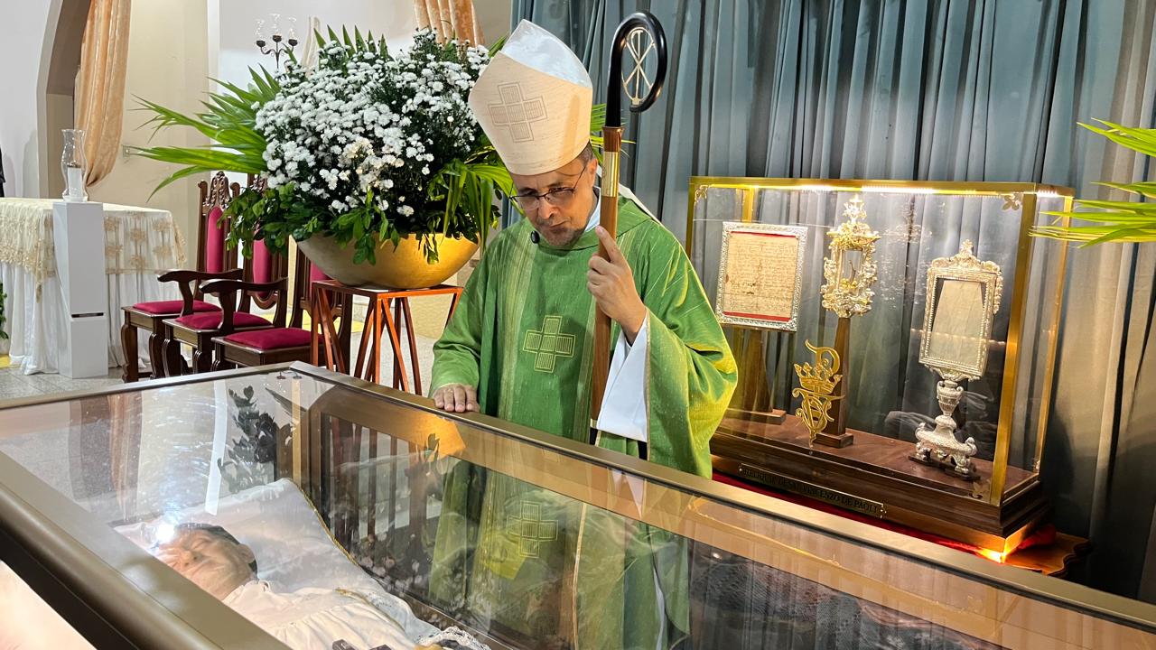 Relíquias de São Vicente de Paulo reúnem fiéis em Divinópolis e região